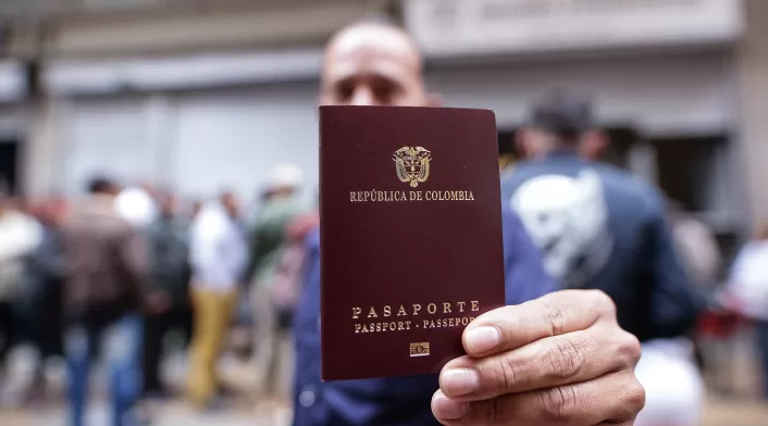 Debate de control político a la canciller por crisis en expedición de pasaportes. Debate de control político a la canciller por crisis en expedición de pasaportes.
