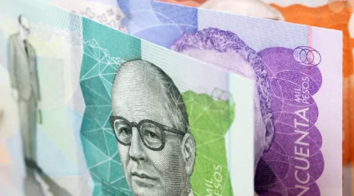 Tomando como referencia el salario mínimo de 2025, que es de $1.423.500, el tope de 2,3 SMMLV equivale a $3.274.050 mensuales Tomando como referencia el salario mínimo de 2025, que es de $1.423.500, el tope de 2,3 SMMLV equivale a $3.274.050 mensuales