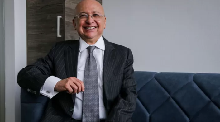 El Ministro de Justicia, Eduardo Montealegre, explica los beneficios de la reforma a la justicia para grupos ilegales que se sometan a la ley. El Ministro de Justicia, Eduardo Montealegre, explica los beneficios de la reforma a la justicia para grupos ilegales que se sometan a la ley.