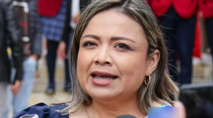 Representante Lina Garrido desata polémica con sus palabras contra presidente Gustavo Petro. Críticas y amenazas por discurso en Congreso de la República. Representante Lina Garrido desata polémica con sus palabras contra presidente Gustavo Petro. Críticas y amenazas por discurso en Congreso de la República.