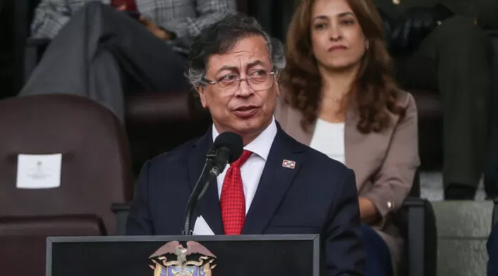 Abogados demandan a Gustavo Petro por crisis financiera en Fuerzas Armadas y Policía. Consejo de Estado evaluará tutela para garantizar recursos adicionales. Abogados demandan a Gustavo Petro por crisis financiera en Fuerzas Armadas y Policía. Consejo de Estado evaluará tutela para garantizar recursos adicionales.