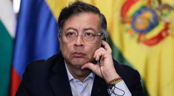 Gustavo Petro se refiere a la Convención Nacional del Pacto Histórico en Bogotá, donde se definen reglas para las consultas internas y la elección del candidato presidencial. Gustavo Petro se refiere a la Convención Nacional del Pacto Histórico en Bogotá, donde se definen reglas para las consultas internas y la elección del candidato presidencial.