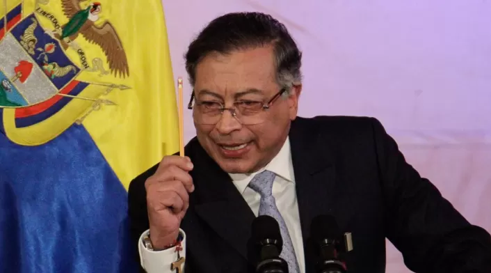 El presidente del Congreso, Lidio García, propone paz política al presidente Gustavo Petro durante reunión en la Casa de Nariño. El presidente del Congreso, Lidio García, propone paz política al presidente Gustavo Petro durante reunión en la Casa de Nariño.