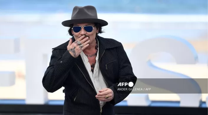 Johnny Depp relató los abusos físicos que sufrió durante su niñez y explicó que estas vivencias le sirvieron para definir el tipo de padre que no quería ser. Johnny Depp relató los abusos físicos que sufrió durante su niñez y explicó que estas vivencias le sirvieron para definir el tipo de padre que no quería ser.