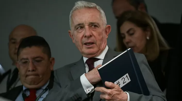 Álvaro Uribe Álvaro Uribe