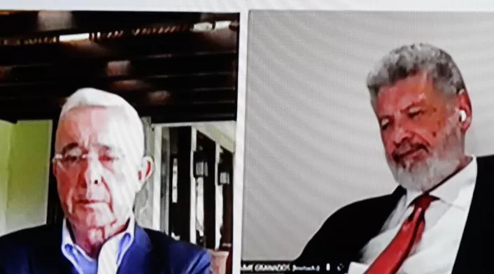 Juicio contra Álvaro Uribe Vélez Juicio contra Álvaro Uribe Vélez