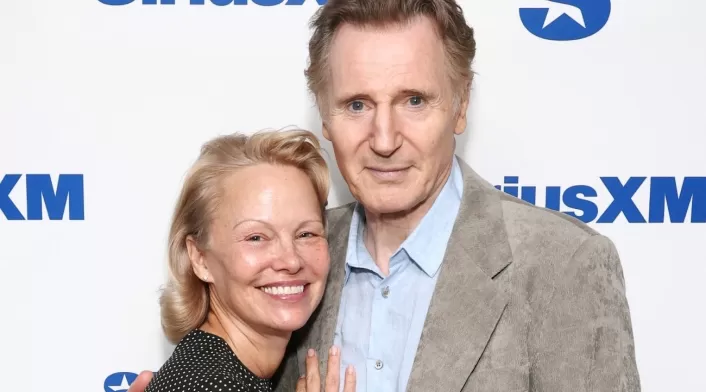 Pamela Anderson y Liam Neeson Pamela Anderson y Liam Neeson