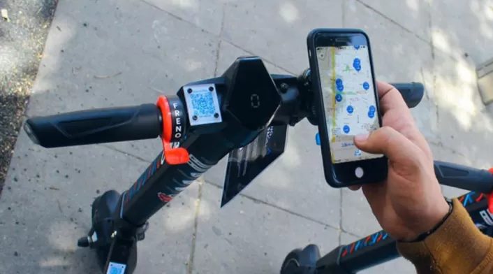 Estas sanciones buscan desincentivar prácticas inseguras y fomentar un uso responsable de las patinetas eléctricas en el espacio público Estas sanciones buscan desincentivar prácticas inseguras y fomentar un uso responsable de las patinetas eléctricas en el espacio público