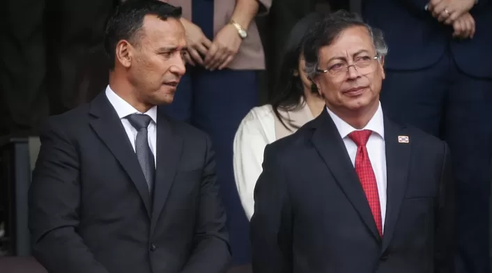 Ministro Pedro Sánchez junto a Gustavo Petro Ministro Pedro Sánchez junto a Gustavo Petro
