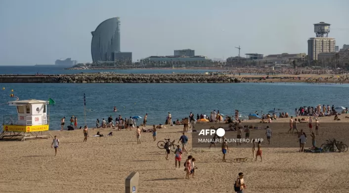 Playa de la Barceloneta Playa de la Barceloneta