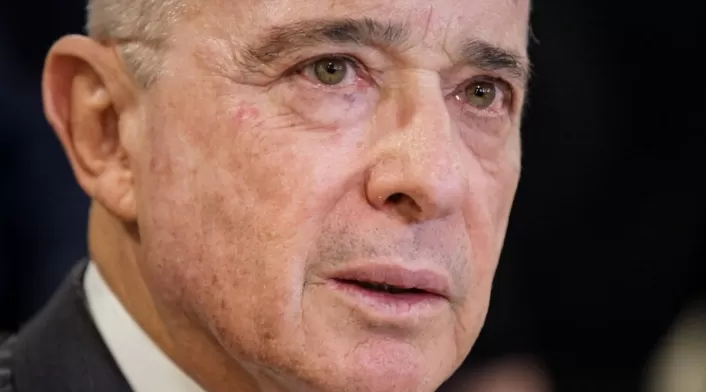 Álvaro Uribe Vélez Álvaro Uribe Vélez