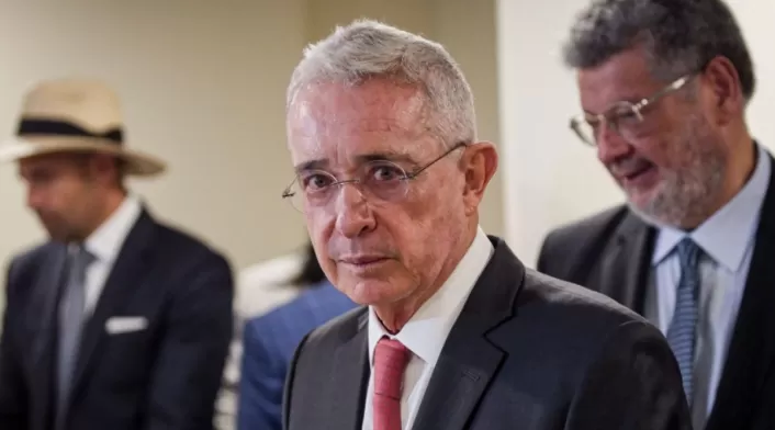 Álvaro Uribe Vélez Álvaro Uribe Vélez