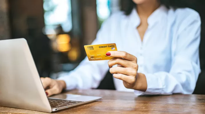 Compras con tarjeta de crédito Compras con tarjeta de crédito