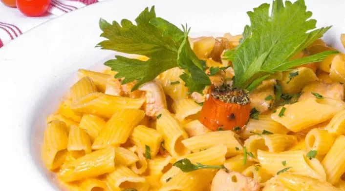 Trattoria de la Plaza pastas con reserva anticipada en Siete de Agosto Trattoria de la Plaza pastas con reserva anticipada en Siete de Agosto