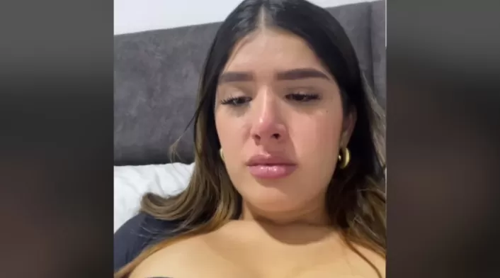 Chica a la que le negaron la visa Chica a la que le negaron la visa