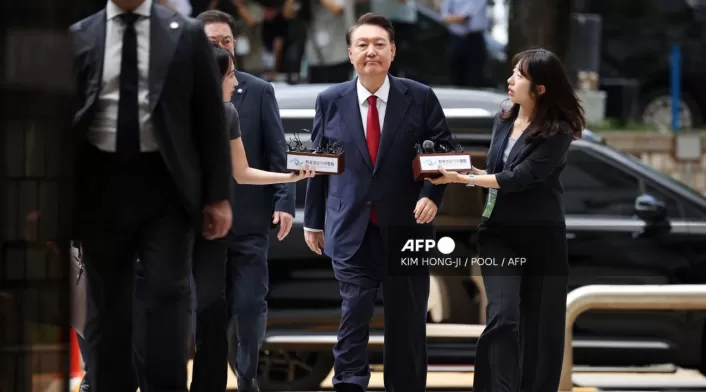 El expresidente Yoon Suk Yeol arrestado por intento de golpe de Estado en Corea del Sur. Tribunal emite orden de detención por riesgo de destrucción de pruebas El expresidente Yoon Suk Yeol arrestado por intento de golpe de Estado en Corea del Sur. Tribunal emite orden de detención por riesgo de destrucción de pruebas