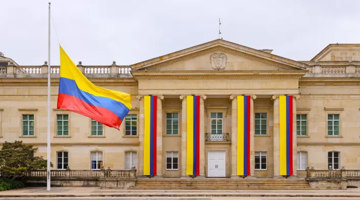 Bandera a media asta en la Casa de Nariño.
