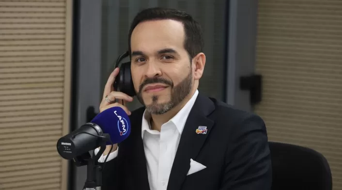 Abelardo de la Espriella asegura que en su mandato habrá "mano de hierro contra los bandidos y protección y seguridad para la gente que día a día se levanta a hacer grande a Colombia" Abelardo de la Espriella asegura que en su mandato habrá "mano de hierro contra los bandidos y protección y seguridad para la gente que día a día se levanta a hacer grande a Colombia"