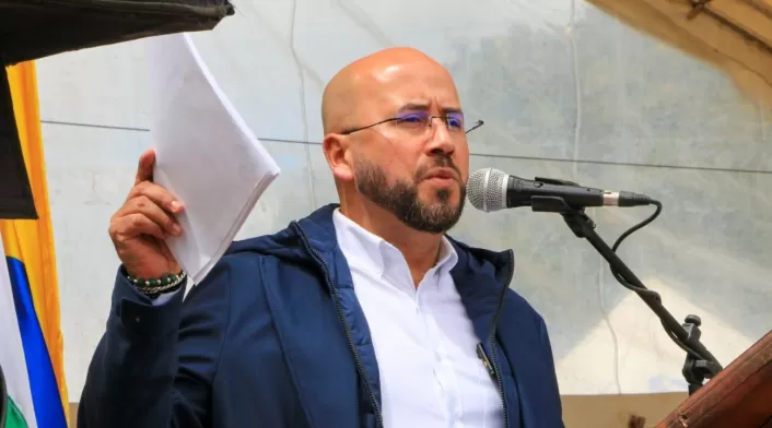 Richard Bernal, alcalde de Ubaté, pide al gobierno intervenir en paro minero Richard Bernal, alcalde de Ubaté, pide al gobierno intervenir en paro minero