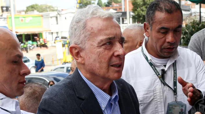 Álvaro Uribe Vélez Álvaro Uribe Vélez