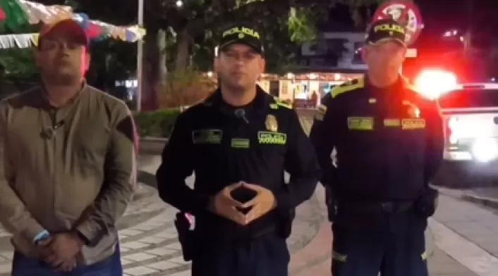 El secretario de Gobierno de El Colegio, Andrés Guzmán, y el comandante de la Policía de Cundinamarca, Mauricio Herrera