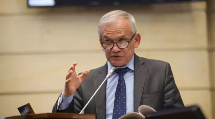 Carlos Ramón González recibe residencia en Nicaragua con ayuda del Gobierno Nacional el mismo día que es imputado. Exdirector del Dapre prófugo de la justicia por escándalo en la UNGRD Carlos Ramón González recibe residencia en Nicaragua con ayuda del Gobierno Nacional el mismo día que es imputado. Exdirector del Dapre prófugo de la justicia por escándalo en la UNGRD