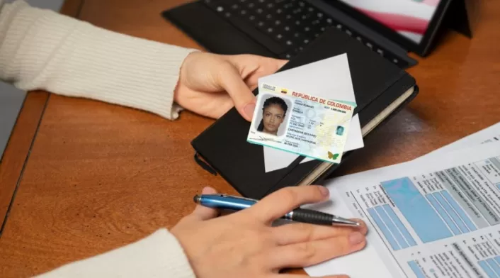 Incluso si la imagen proviene originalmente de la aplicación oficial, pierde validez al no estar en los formatos definidos por la entidad Incluso si la imagen proviene originalmente de la aplicación oficial, pierde validez al no estar en los formatos definidos por la entidad