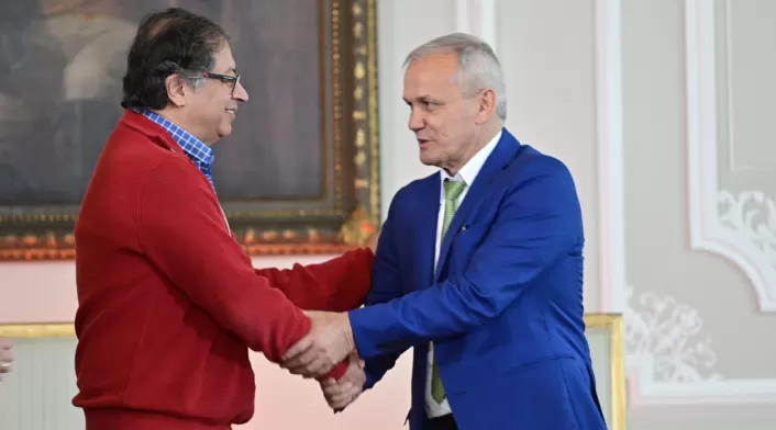 Petro y Carlos Ramón González Petro y Carlos Ramón González