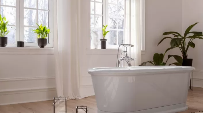 La tendencia hacia las mamparas de vidrio o acrílico en las duchas de hogares modernos: durabilidad y facilidad de limpieza La tendencia hacia las mamparas de vidrio o acrílico en las duchas de hogares modernos: durabilidad y facilidad de limpieza