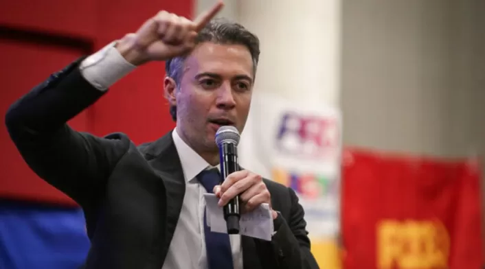 El precandidato Daniel Quintero nombra a Juan David Duque como su jefe de debate, confirmando su precandidatura presidencial por el Pacto Histórico El precandidato Daniel Quintero nombra a Juan David Duque como su jefe de debate, confirmando su precandidatura presidencial por el Pacto Histórico