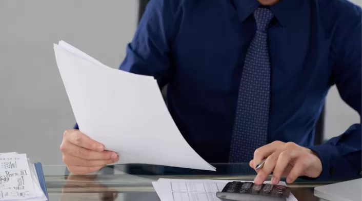 La sanción por extemporaneidad corresponde al 5 % del impuesto a cargo y aumenta por cada mes La sanción por extemporaneidad corresponde al 5 % del impuesto a cargo y aumenta por cada mes