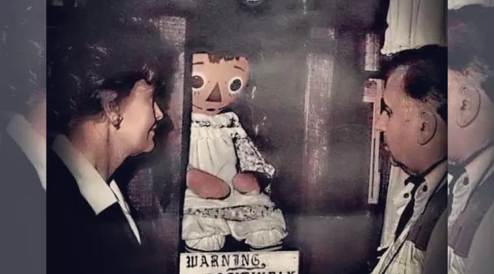 Ed y Lorraine Warren son sin duda, los investigadores de fenómenos paranormales más famosos de todos los tiempos Ed y Lorraine Warren son sin duda, los investigadores de fenómenos paranormales más famosos de todos los tiempos