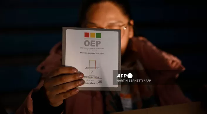 Elecciones en Bolivia: cerraron los centros de votación para definir el futuro político del país. Resultados a las 8000 p.m. hora local Elecciones en Bolivia: cerraron los centros de votación para definir el futuro político del país. Resultados a las 8000 p.m. hora local