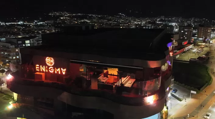 Enigma Rooftop /Contenido Patrocinado Enigma Rooftop /Contenido Patrocinado
