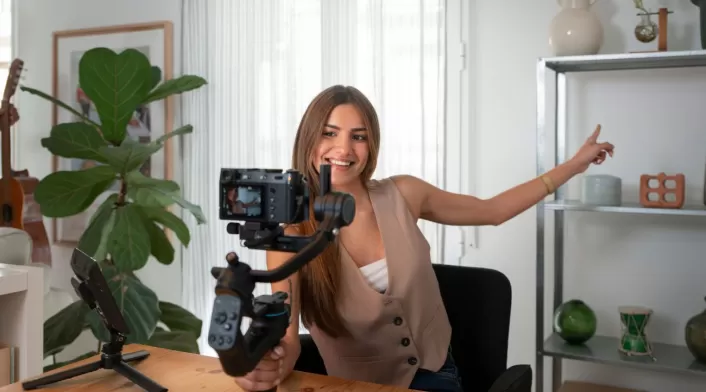 Sebastián Giraldo, creador de los premios Instafest, explica la importancia de la regulación y responsabilidades en la publicidad digital para los influencers. Multas de hasta 10 SMLMV por incumplimiento Sebastián Giraldo, creador de los premios Instafest, explica la importancia de la regulación y responsabilidades en la publicidad digital para los influencers. Multas de hasta 10 SMLMV por incumplimiento