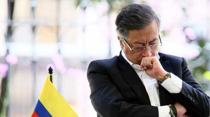 Jaime Arrubla denuncia presunta violación de topes de campaña en gobierno de Gustavo Petro. Explica que se sobrepasaron en más de 3.500 millones de pesos, lo cual constituye un delito de falsedad en documentos públicos. Jaime Arrubla denuncia presunta violación de topes de campaña en gobierno de Gustavo Petro. Explica que se sobrepasaron en más de 3.500 millones de pesos, lo cual constituye un delito de falsedad en documentos públicos.