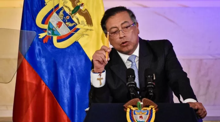 Petro enfrenta desafíos en último año Petro enfrenta desafíos en último año
