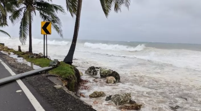 Respecto al huracán Erin, el IDEAM informó que este sistema se encuentra en el oriente de las Antillas Menores con vientos sostenidos de 120 km/h y una presión central de 996 hPa Respecto al huracán Erin, el IDEAM informó que este sistema se encuentra en el oriente de las Antillas Menores con vientos sostenidos de 120 km/h y una presión central de 996 hPa