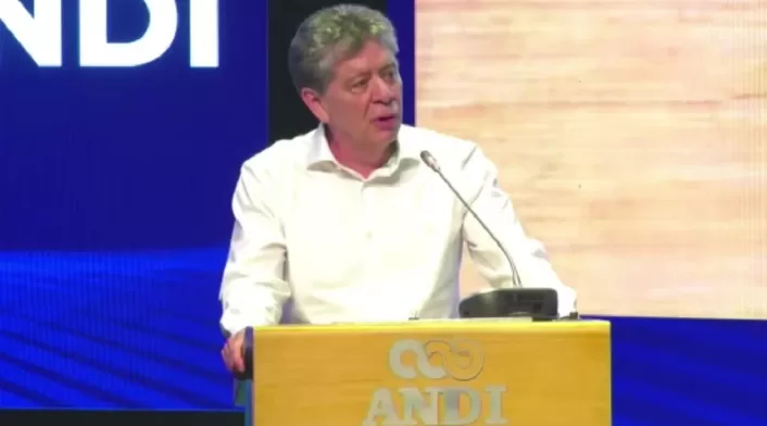 Bruce Mac Master pide unidad y defensa de las instituciones en el cierre del congreso de la ANDI en Cartagena