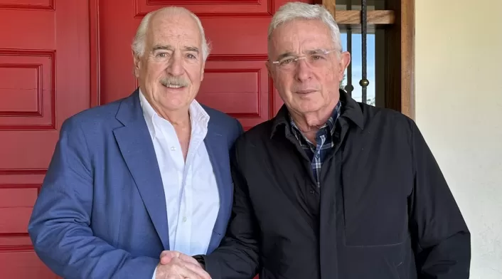 Andrés Pastrana y Álvaro Uribe Andrés Pastrana y Álvaro Uribe