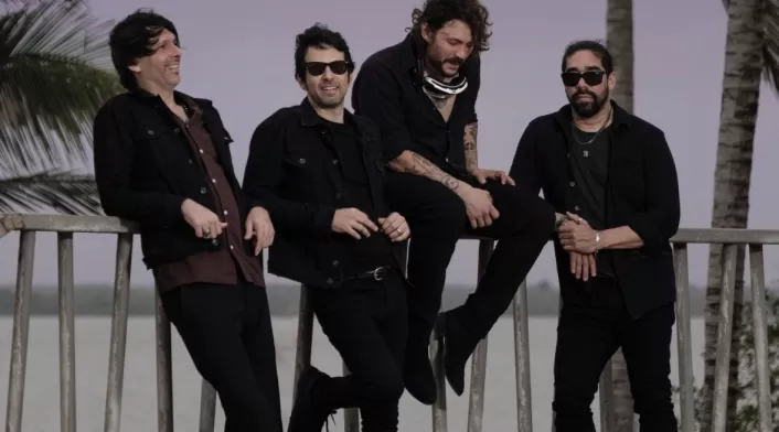 Los de Adentro