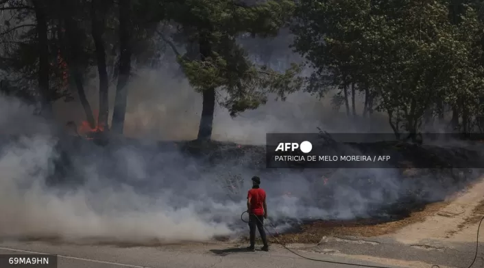 Tragedia en Portugal: primer fallecido por incendios en Guarda. Presidente interrumpe vacaciones para supervisar situación Tragedia en Portugal: primer fallecido por incendios en Guarda. Presidente interrumpe vacaciones para supervisar situación
