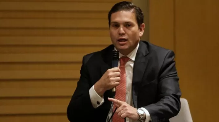 Juan Carlos Pinzón advierte sobre riesgos de vínculos con régimen de Maduro y evalúa participar en consulta del Centro Democrático Juan Carlos Pinzón advierte sobre riesgos de vínculos con régimen de Maduro y evalúa participar en consulta del Centro Democrático