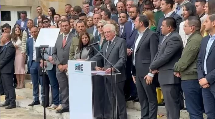 Miguel Uribe Londoño lanzó oficialmente su precandidatura presidencial Miguel Uribe Londoño lanzó oficialmente su precandidatura presidencial