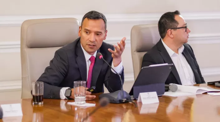 Ministro de Defensa Pedro Sánchez Ministro de Defensa Pedro Sánchez