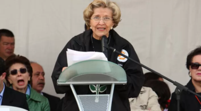 La histórica Caminata de la Solidaridad en Bogotá, con grandes artistas como Pipe Bueno y La 33, honrará el legado de Nydia Quintero Turbay La histórica Caminata de la Solidaridad en Bogotá, con grandes artistas como Pipe Bueno y La 33, honrará el legado de Nydia Quintero Turbay
