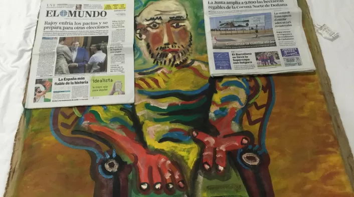 Cuadro El Hombre Sentado y los diarios del día en España (2024) Cuadro El Hombre Sentado y los diarios del día en España (2024)