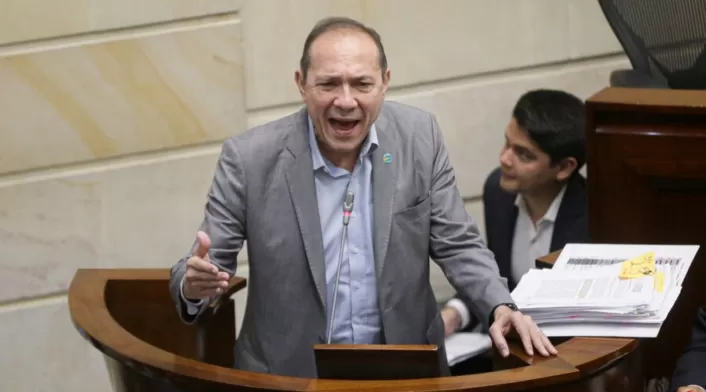 Álvaro Uribe Vélez Álvaro Uribe Vélez