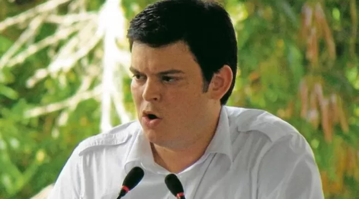 Alejandro Lyons Alejandro Lyons