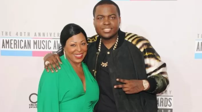 Rapero Sean Kingston y su madre condenados por esquema de fraude millonario. Sentencias de prisión impuestas por tribunal federal en Florida Rapero Sean Kingston y su madre condenados por esquema de fraude millonario. Sentencias de prisión impuestas por tribunal federal en Florida